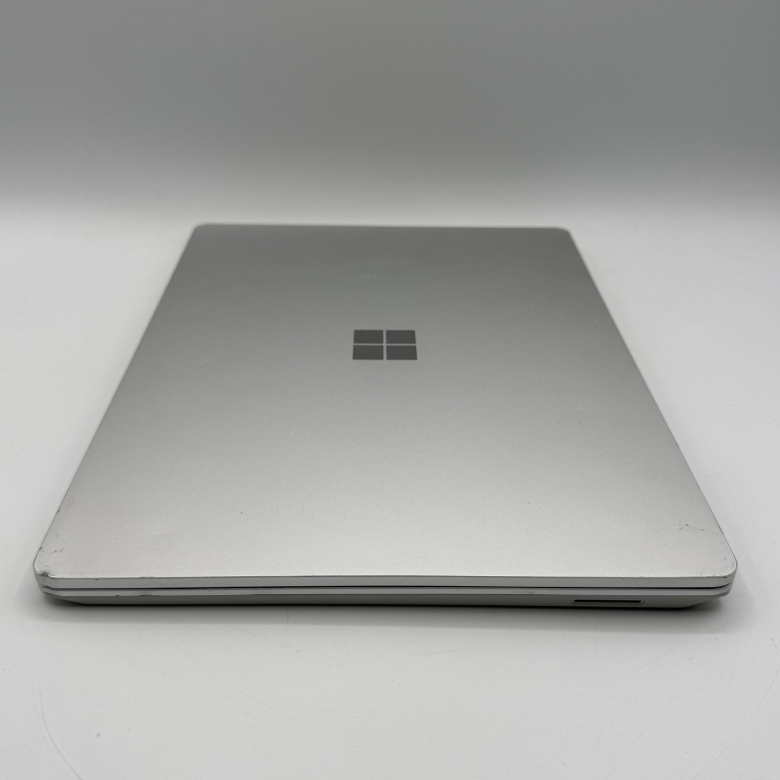Microsoft Surface Laptop Go 1943 12.4″ i5-1035G 1 1.0GHz 4GB RAM 64GB SSD W.AC