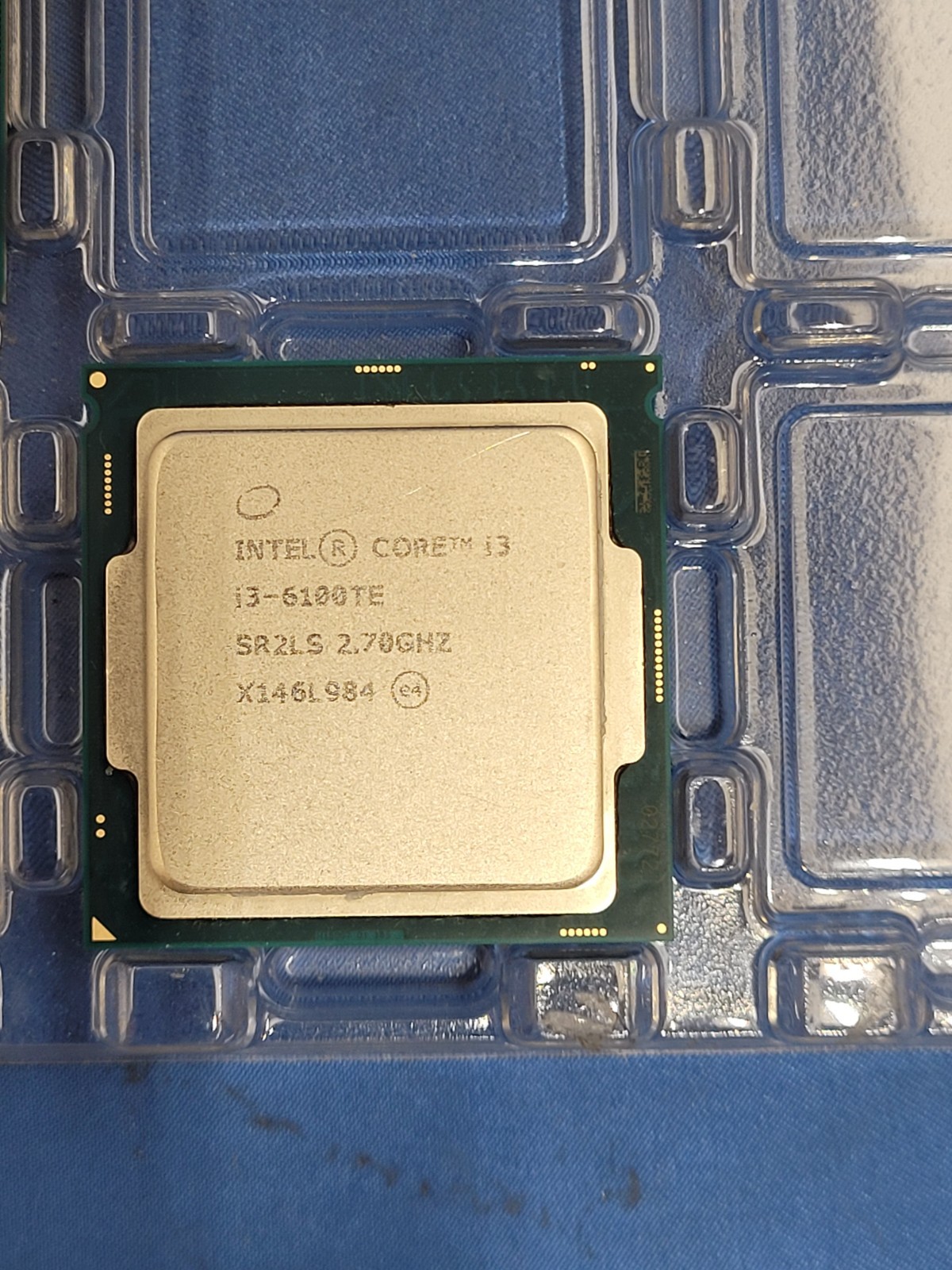 LOT OF 4 INTEL Core i3:(2)8100T SR3Y8 / (1)7100 SR35C/ (1)6100TE SR2LS Processor
