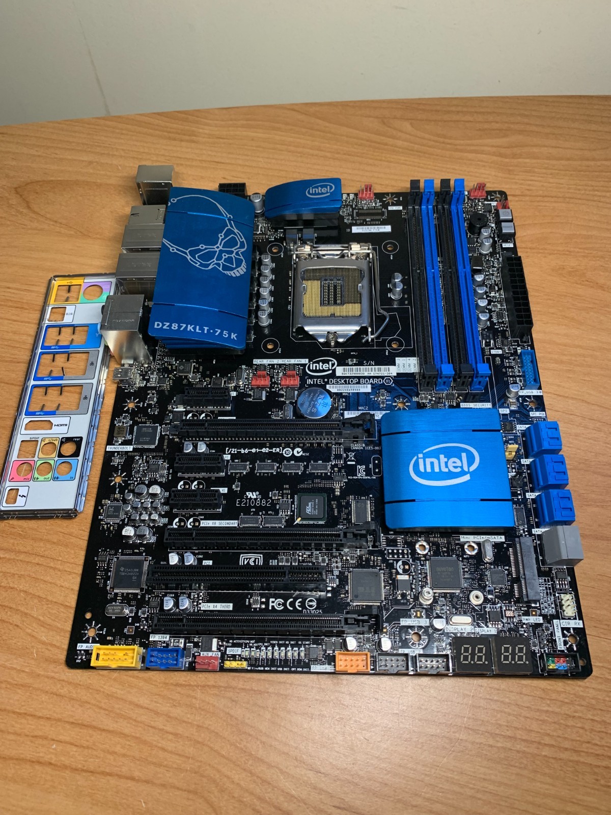 Intel DZ87KLT-75K LGA1150 ATX Motherboard HDMI mini-Display w IO Plate -TESTED