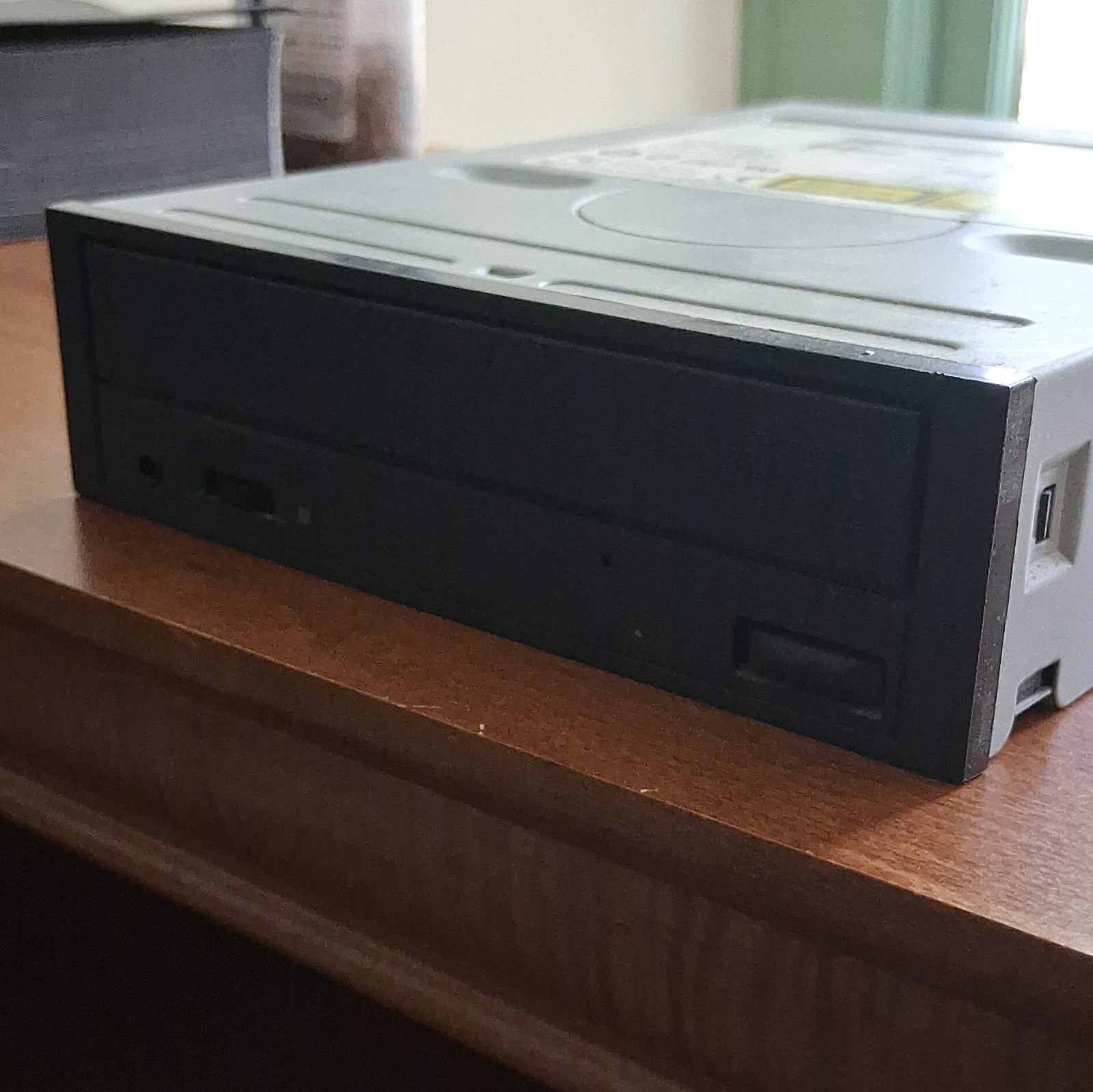 Dell 5.25in Internal IDE CD/DVD Optical Drive Desktop Black/Silver