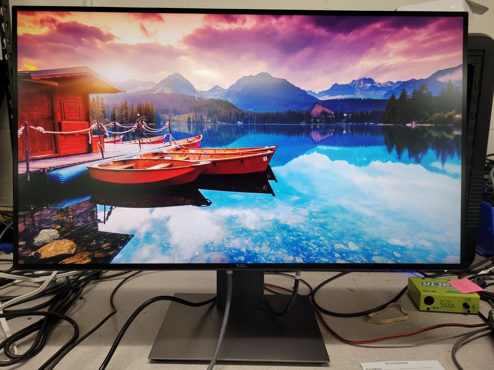 Dell U2720Q 27″ Black Monitor LED LCD IPS 3840 x 2160 w/ Stand | M904