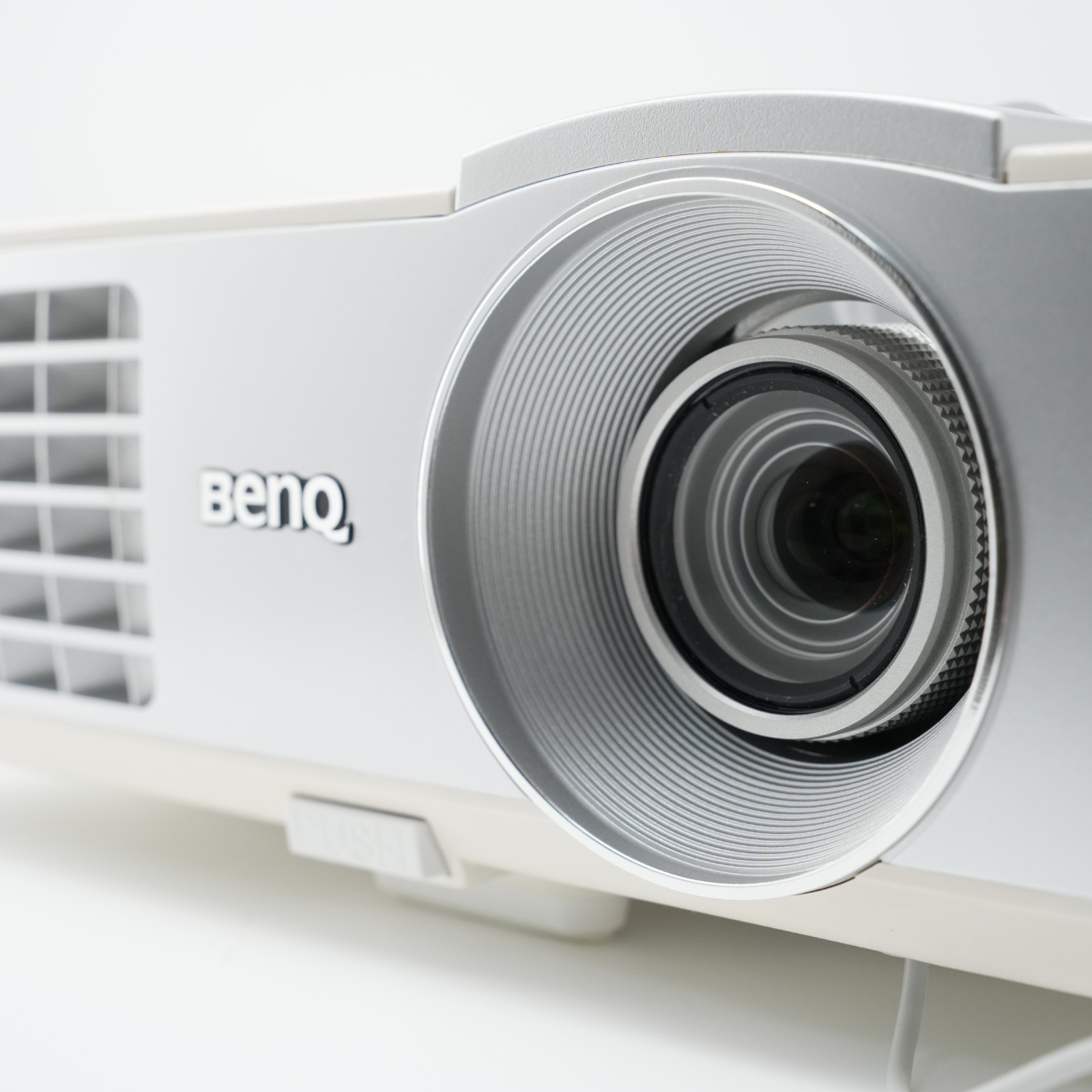 BenQ W1070 Full HD 1080p 3D Home Theater Projector HDMI Tested Working