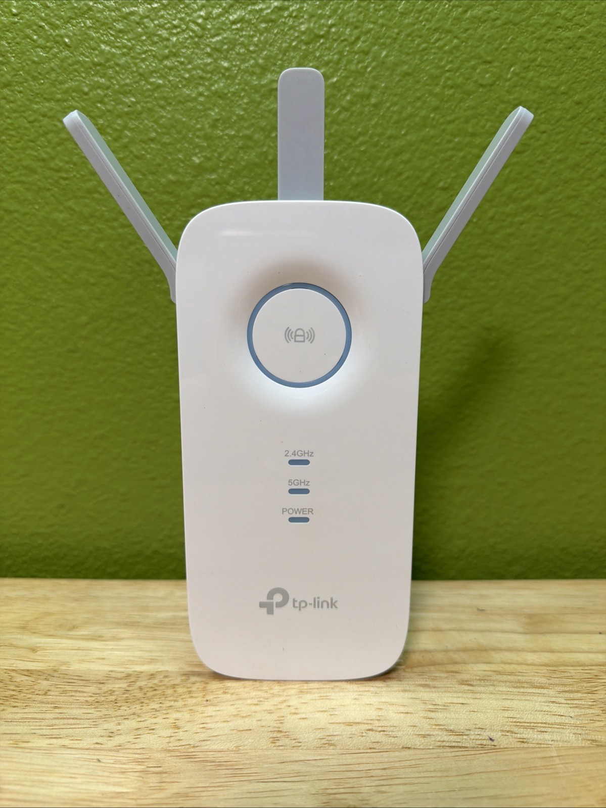 TP-Link AC1900 Extender RE550 1900Mbps Wireless Router