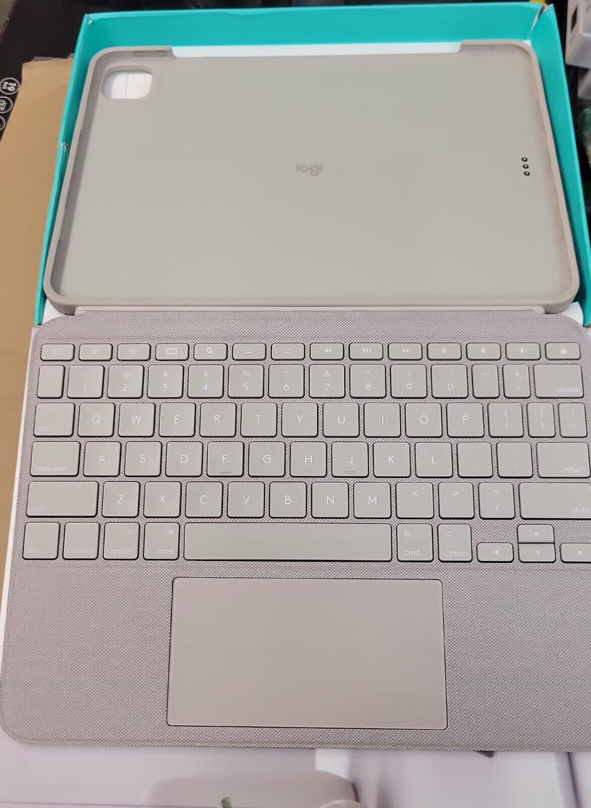 Logitech Combo Touch Keyboard Case for iPad Pro 11″ 1st 2nd 3rd Gen 920-010095