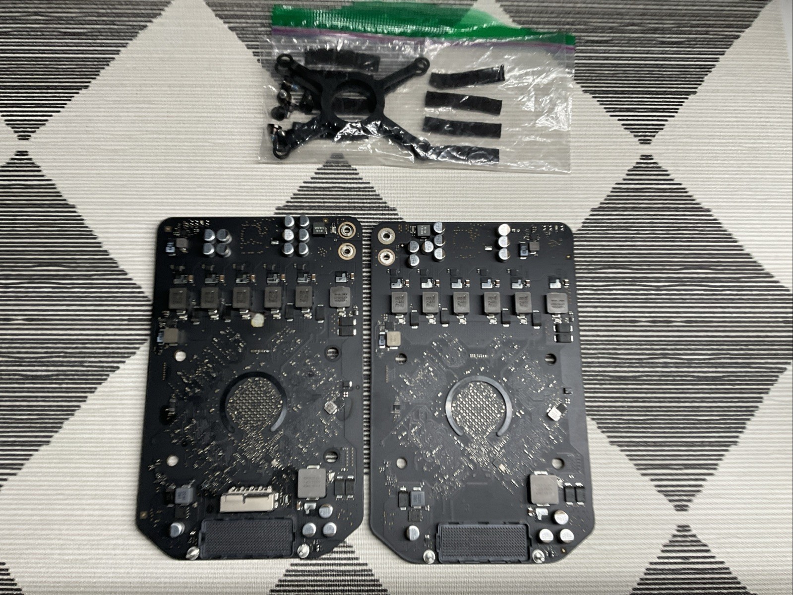 AMD FirePro D700 6GB Matching Pair A+B Video Card for Mac Pro 2013 A148-READ-