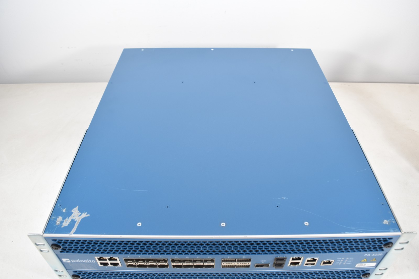 Palo Alto PA-5220 ML-Powered NGFW with Drives