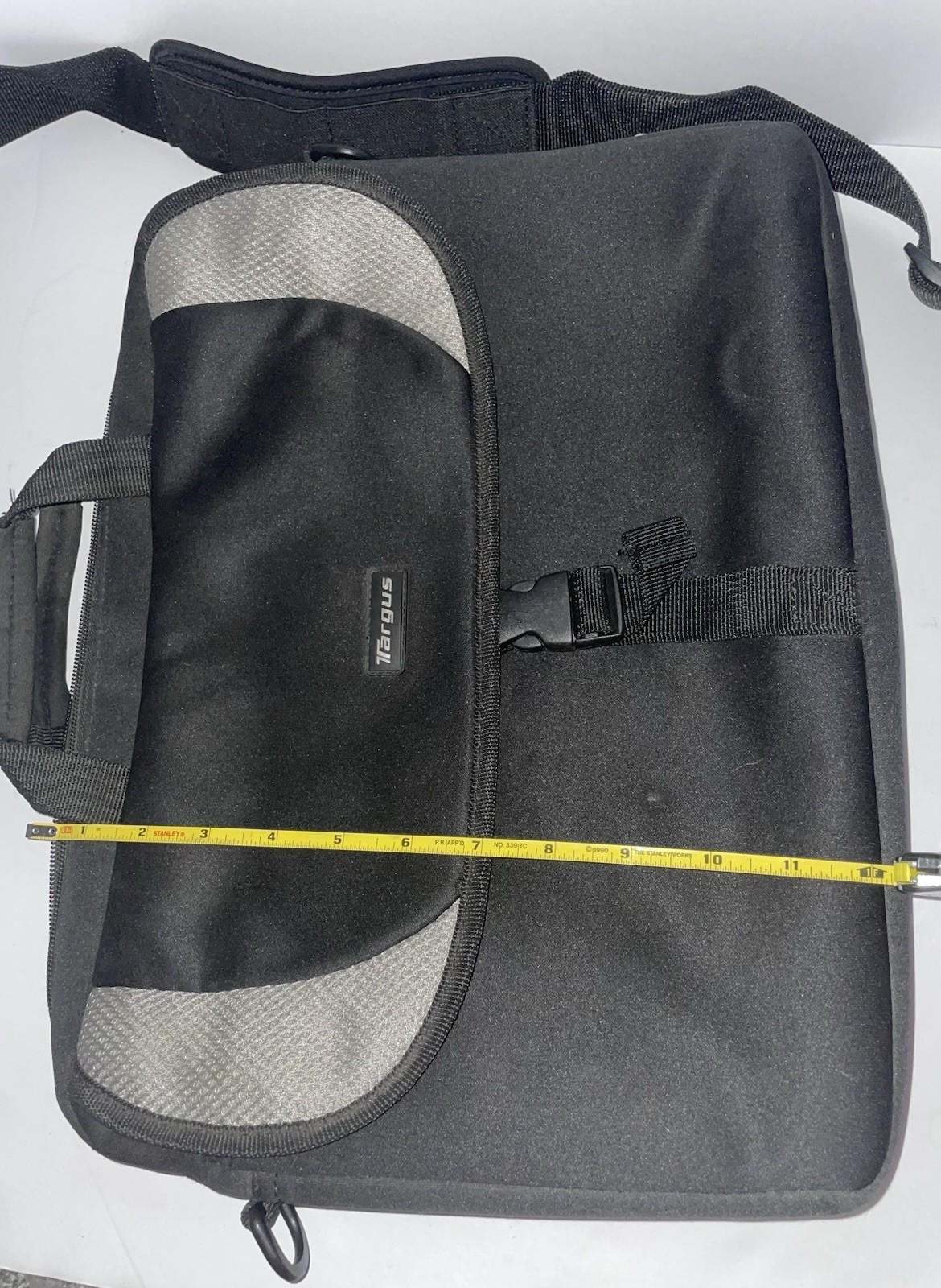 Laptop Case Messenger Bag TARGUS Black Neoprene Padded 15x12x2 w/ Shoulder Strap