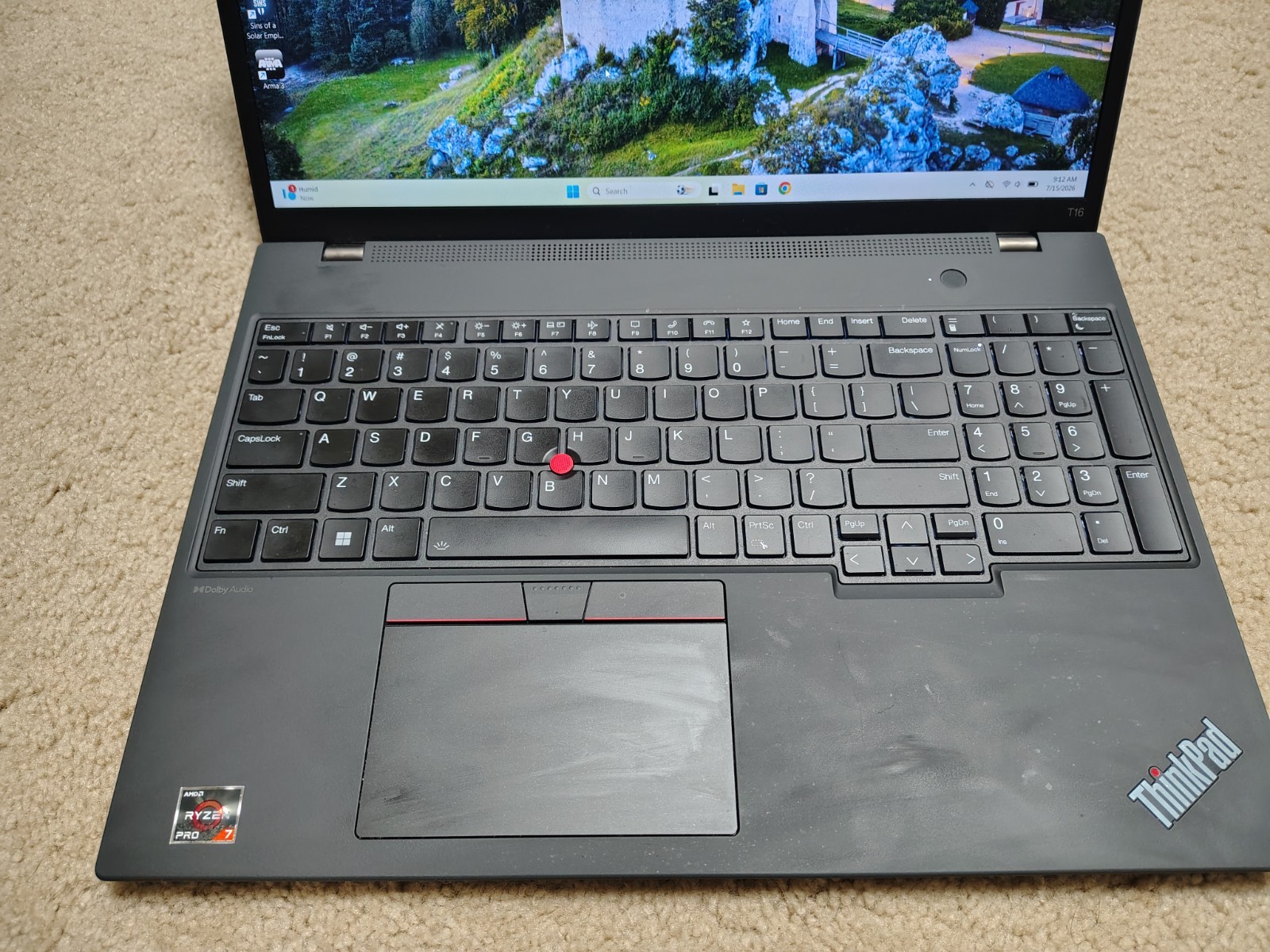 thinkpad t16 gen 2 amd ryzen 7 7840u with Radeon 780m graphics 16″ screen